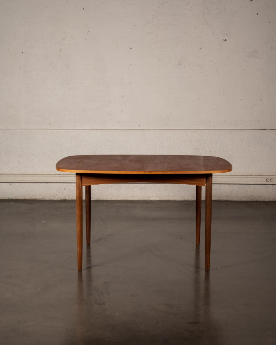 enfilade anglaise, rotin vintage, table en teck, table à rallonge, bureau vintage, chaise bistrot, vaisselle italienne, vaisselle ancienne