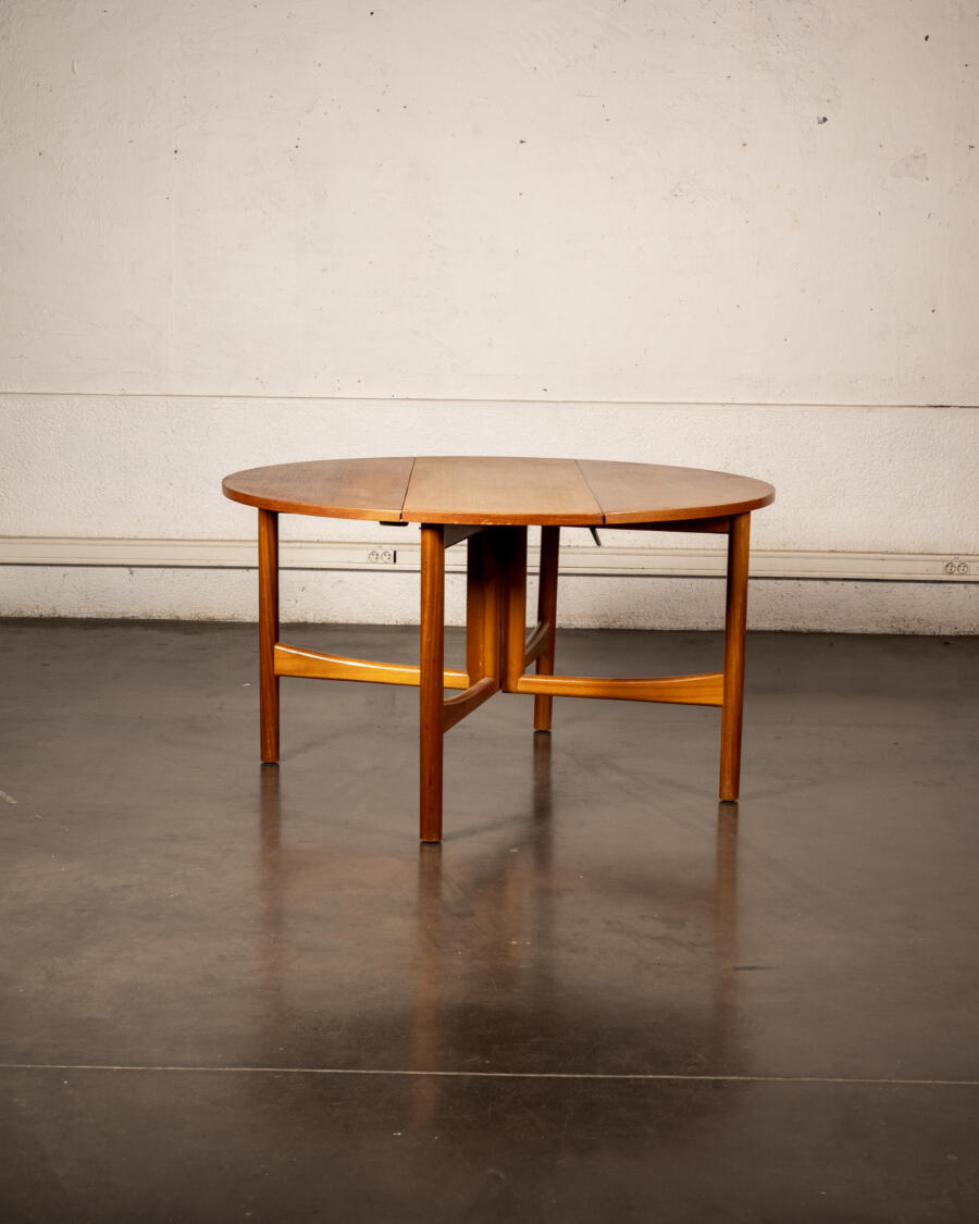 enfilade anglaise, rotin vintage, table en teck, table à rallonge, bureau vintage, chaise bistrot, vaisselle italienne, vaisselle ancienne