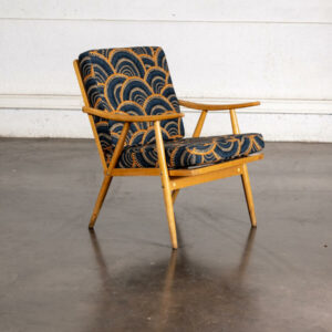 fauteuil boomerang, commode jiroutek, paravent en rotin, bibliothèque italienne, enfilade, table en teck, chaise vintage