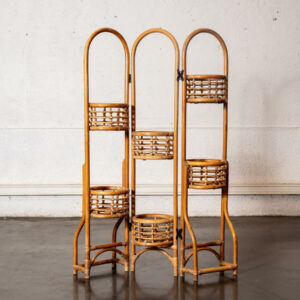étagère basse , bibliothèque vintage, enfilade, buffet de campagne, vaisselle ancienne, lampe vintage, table de ferme, table vintage, commode vintage, rotin vintage, commode jiroutek, chaise vintage, fauteuil boomerang, chaise ton