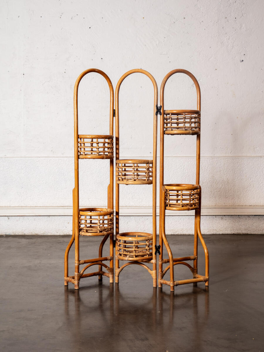 étagère basse , bibliothèque vintage, enfilade, buffet de campagne, vaisselle ancienne, lampe vintage, table de ferme, table vintage, commode vintage, rotin vintage, commode jiroutek, chaise vintage, fauteuil boomerang, chaise ton