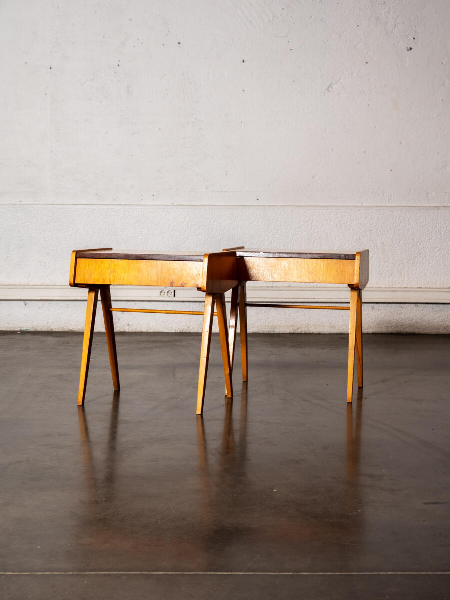 Fauteuil boomerang, enfilade vintage, table de campagne, buffet jiroutek, rotin vintage, chaise Suman, chaise vintage TON, bibliothèque vintage