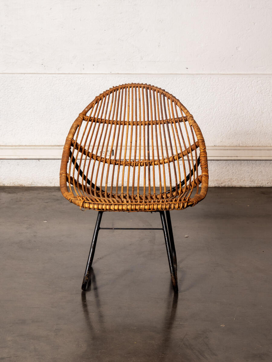 Fauteuil boomerang, enfilade vintage, table de campagne, buffet jiroutek, rotin vintage, chaise Suman, chaise vintage TON, bibliothèque vintage