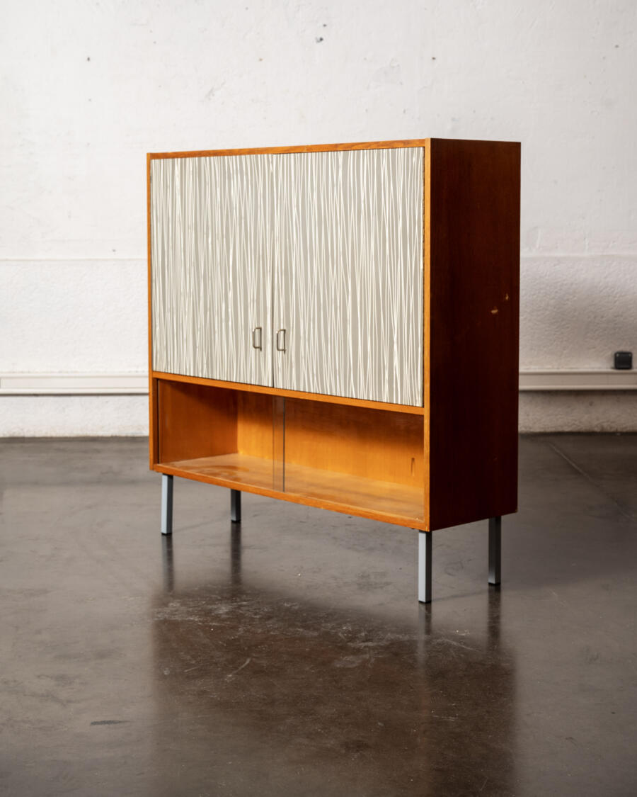 buffet italien, commode Jiroutek, chevet artdéco, chaises suman, chaise bistrot, rotin vintage, bibliothèque vintage, vaisselle ancienne, table de campagne, bureau Baumann