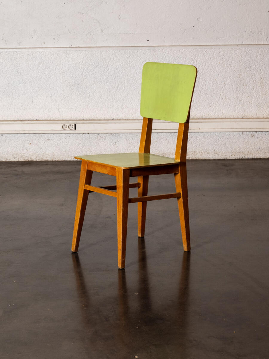 Fauteuil boomerang, enfilade vintage, table de campagne, buffet jiroutek, rotin vintage, chaise Suman, chaise vintage TON, bibliothèque vintage