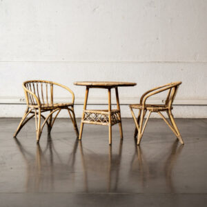 buffet italien, commode Jiroutek, chevet artdéco, chaises suman, chaise bistrot, rotin vintage, bibliothèque vintage, vaisselle ancienne, table de campagne, bureau Baumann