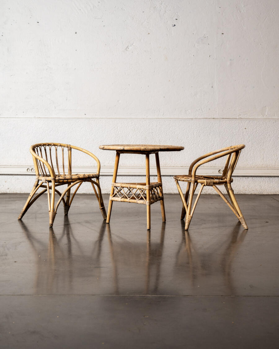 buffet italien, commode Jiroutek, chevet artdéco, chaises suman, chaise bistrot, rotin vintage, bibliothèque vintage, vaisselle ancienne, table de campagne, bureau Baumann