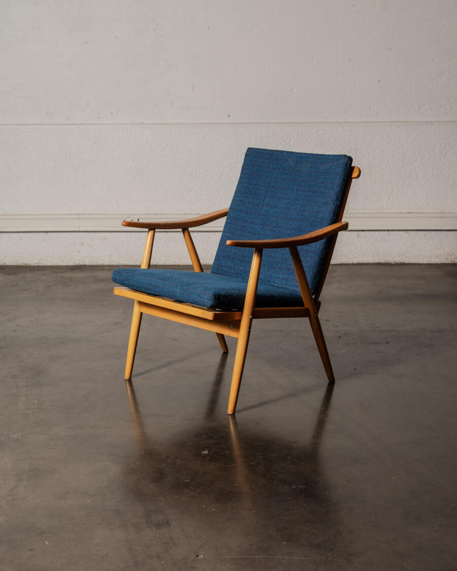 chaise tatra, chaise vintage, chaise Volak, jiroutek, commode jiroutek, enfilade jiroutek, rotin vintage, chevet vintage, fauteuil boomerang, commode vintage