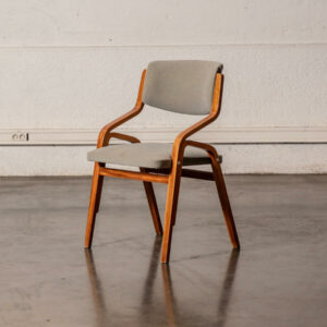 chaise tatra, chaise vintage, chaise Volak, jiroutek, commode jiroutek, enfilade jiroutek, rotin vintage, chevet vintage, fauteuil boomerang, commode vintage