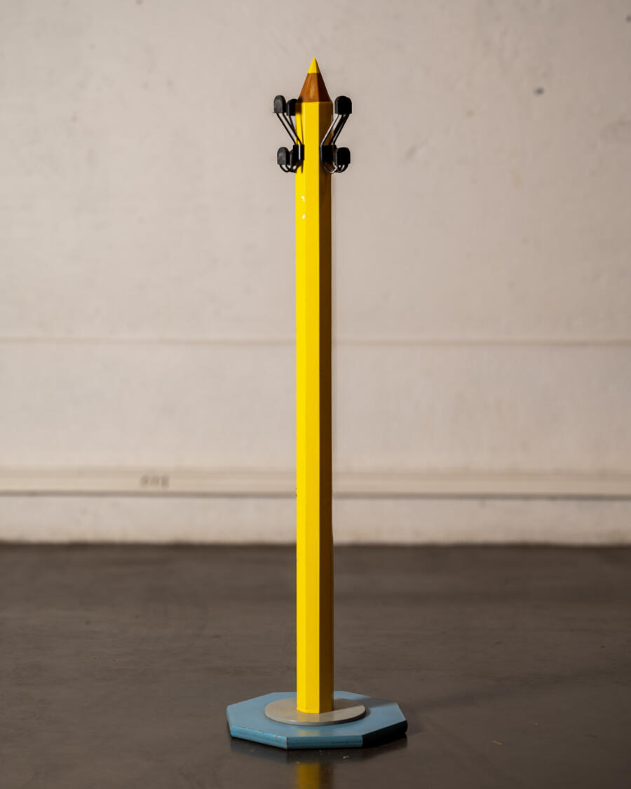 Bibliothèque vintage, miroir vintage, commode vintage, rotin vintage, fauteuil boomerang, fauteuil scandinave, porte manteau vintage, chaise vintage, table vintage, table de ferme, buffet de campagne