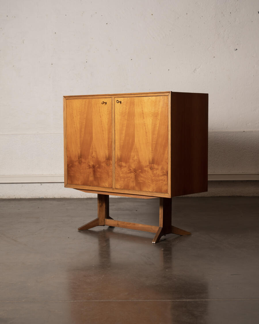 bibliothèque Italienne, table à manger vintage, rotin vintage, meuble HIFI vintage, enfilade vintage, chaise vintage, buffet jiroutek, fauteuil boomerang