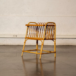 Bibliothèque vintage, miroir vintage, commode vintage, rotin vintage, fauteuil boomerang, fauteuil scandinave, porte manteau vintage, chaise vintage, table vintage, table de ferme, buffet de campagne