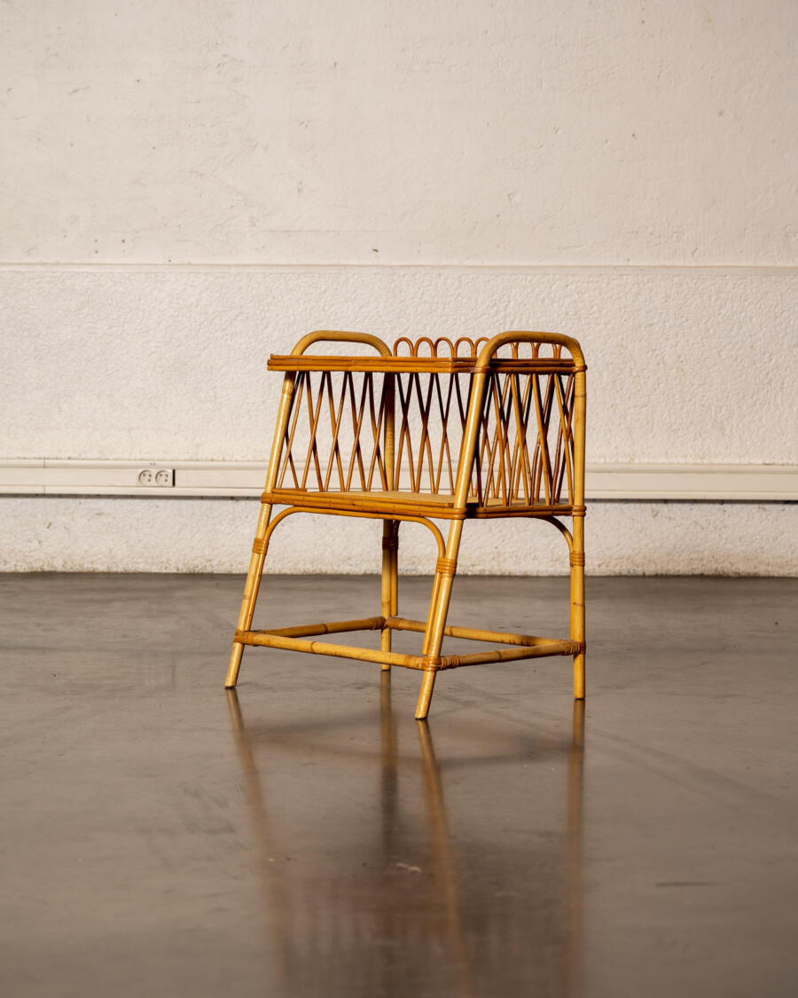 Bibliothèque vintage, miroir vintage, commode vintage, rotin vintage, fauteuil boomerang, fauteuil scandinave, porte manteau vintage, chaise vintage, table vintage, table de ferme, buffet de campagne