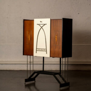 Bibliothèque vintage, miroir vintage, commode vintage, rotin vintage, fauteuil boomerang, fauteuil scandinave, porte manteau vintage, chaise vintage, table vintage, table de ferme, buffet de campagne