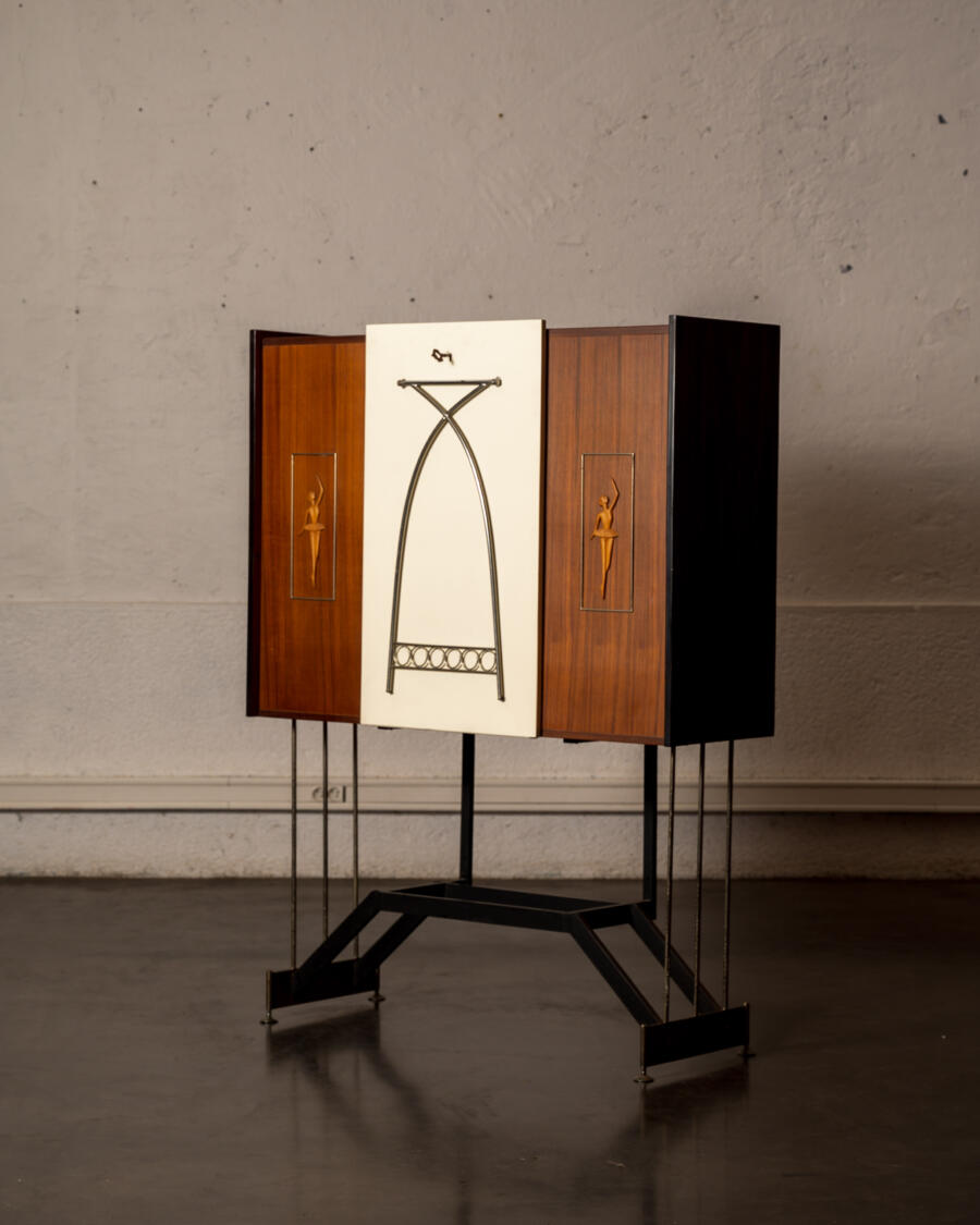 Bibliothèque vintage, miroir vintage, commode vintage, rotin vintage, fauteuil boomerang, fauteuil scandinave, porte manteau vintage, chaise vintage, table vintage, table de ferme, buffet de campagne