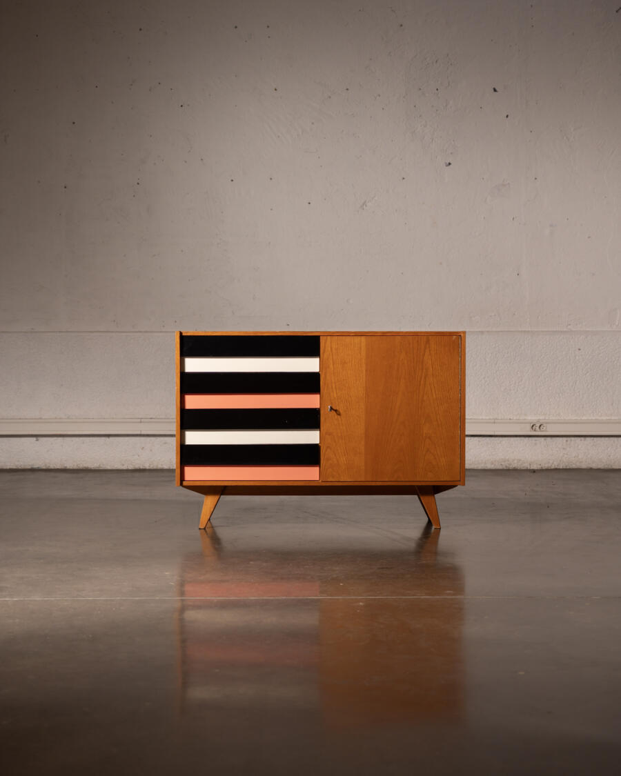 buffet de campagne, commode jiroutek, table à manger vintage, chevet vintage, rotin vintage, enfilade, chaise bistrot, chaise vintage, fauteuil boomerang