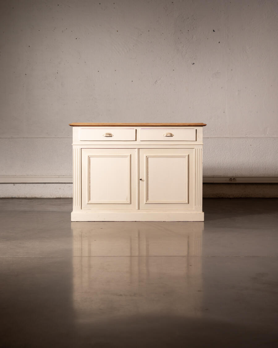 buffet de campagne, commode jiroutek, table à manger vintage, chevet vintage, rotin vintage, enfilade, chaise bistrot, chaise vintage, fauteuil boomerang