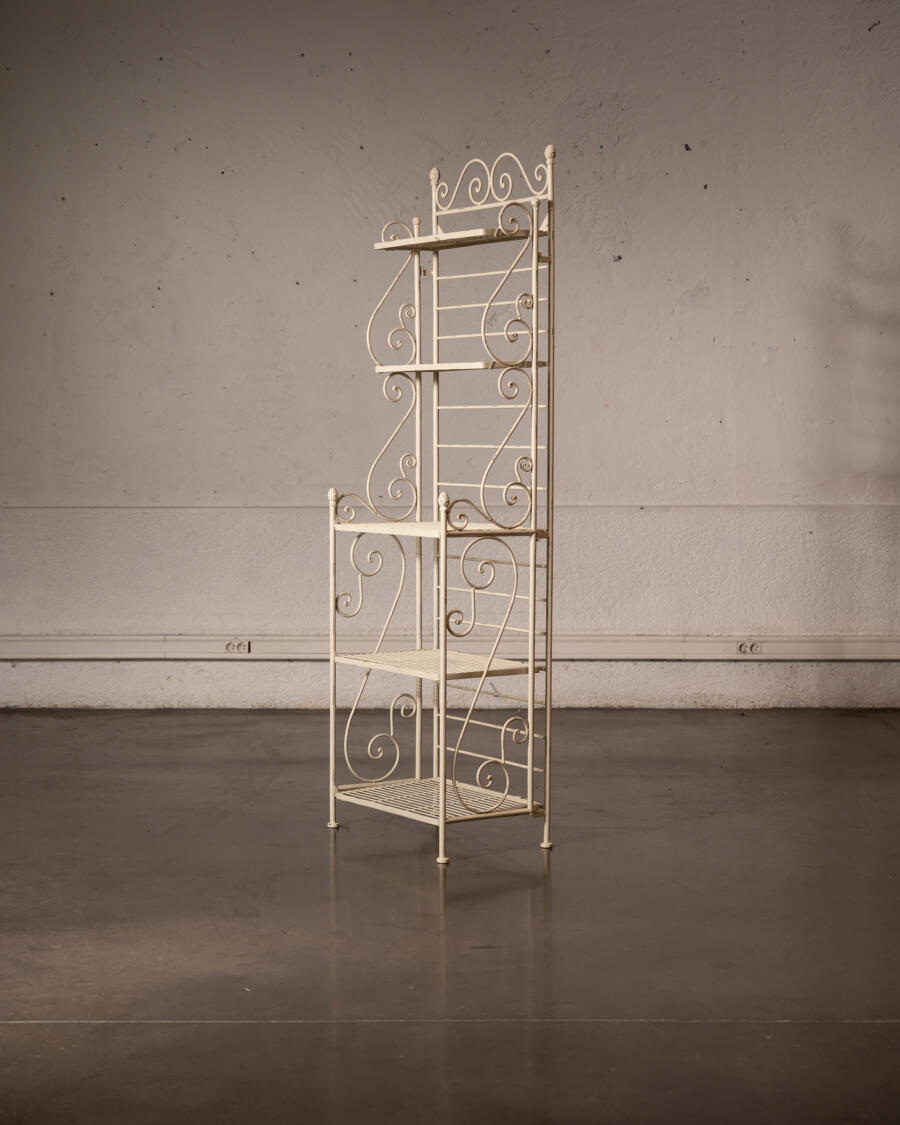 buffet de campagne, commode jiroutek, table à manger vintage, chevet vintage, rotin vintage, enfilade, chaise bistrot, chaise vintage, fauteuil boomerang