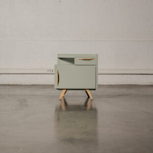 chevet vintage, commode vintage, bibliothèque vintage, buffet de campagne , lampe vintage, vaisselle ancienne, table de ferme, enfilade, buffet jiroutek