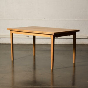 Enfilade, bureau vintage, bureau scandinave, table en teck, table basse en teck, table de ferme, table à rallonges , buffet de campagne, rotin vintage, fauteuil vintage, fauteuil boomerang