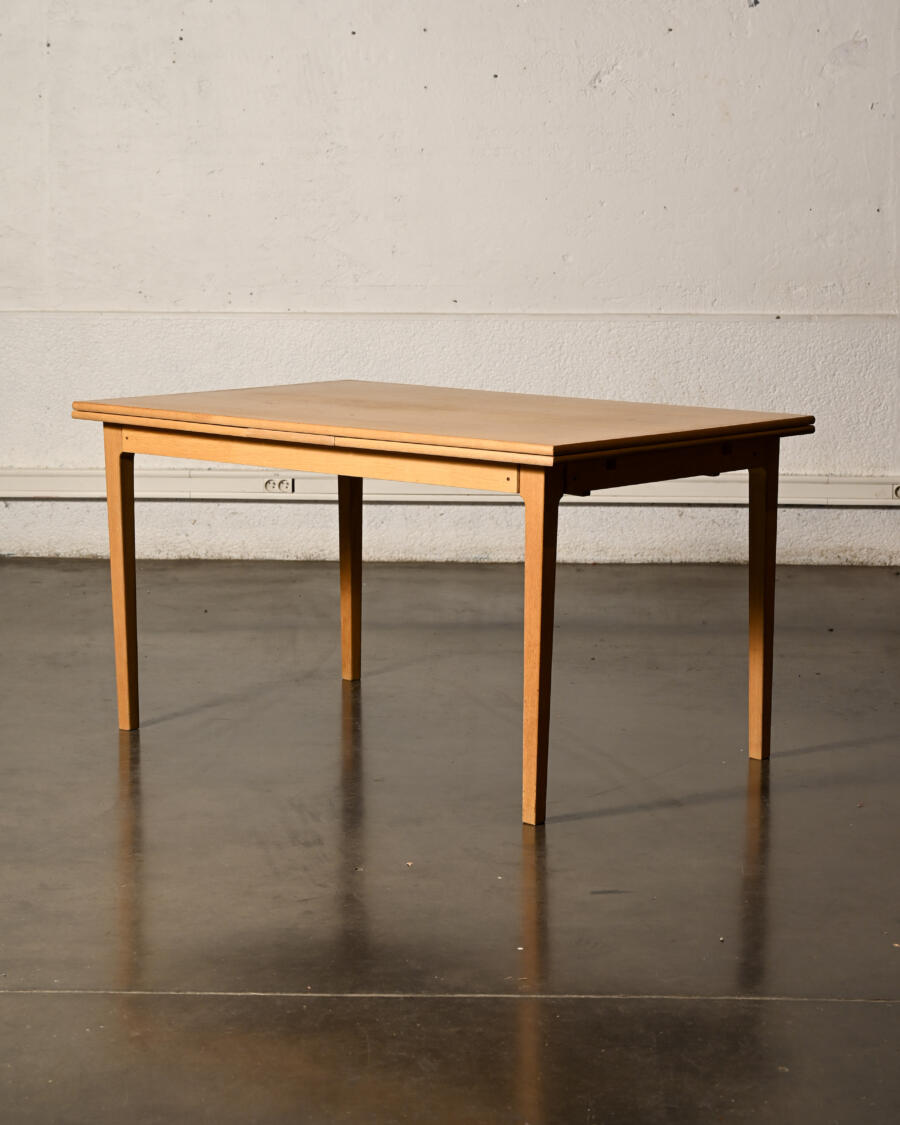 Enfilade, bureau vintage, bureau scandinave, table en teck, table basse en teck, table de ferme, table à rallonges , buffet de campagne, rotin vintage, fauteuil vintage, fauteuil boomerang