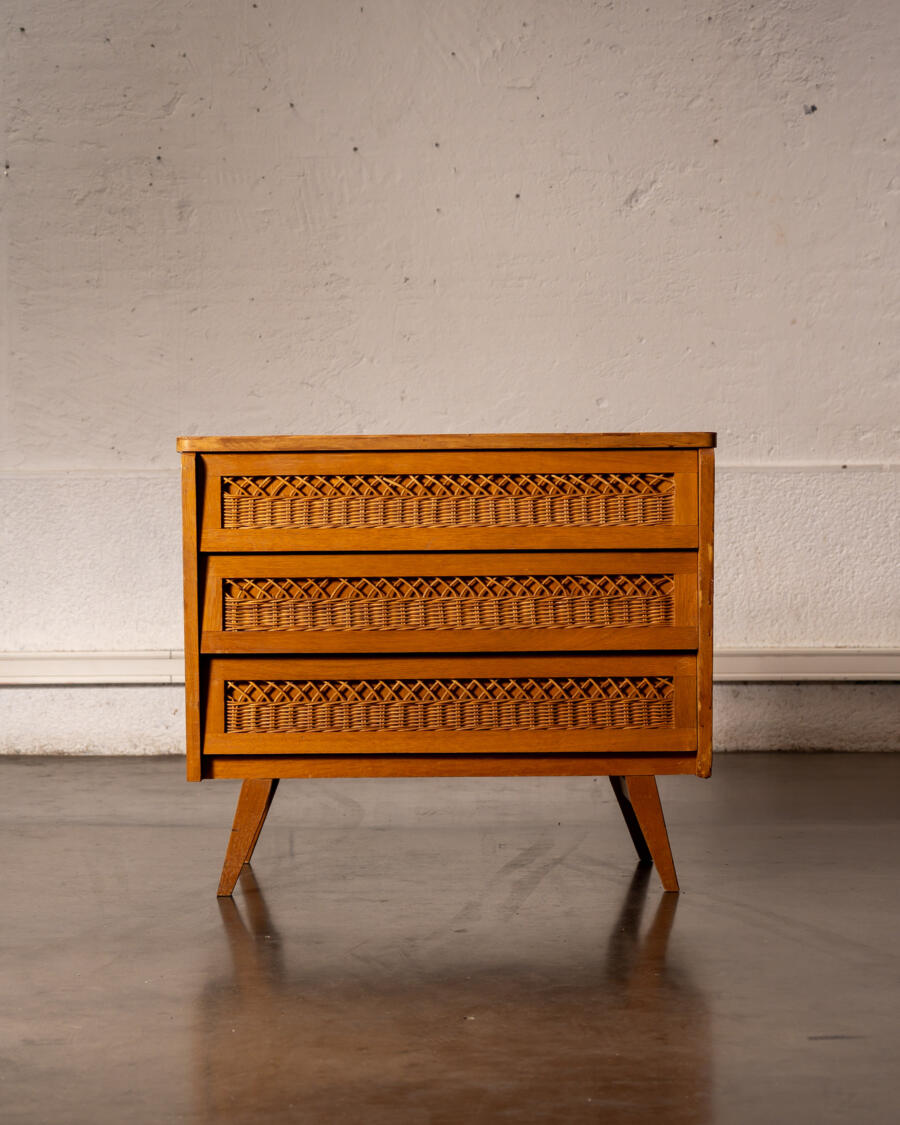 buffet de campagne, enfilade, commode en rotin, chevet, table de nuit vintage, table à abattants, canapé scandinave, tables gigognes