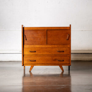 table asse en teck, table fishtail, enfilade anglaise, enfilade fers, room divider, commode en teck, tables basses gigognes, table ronde vintage, chaise vintage