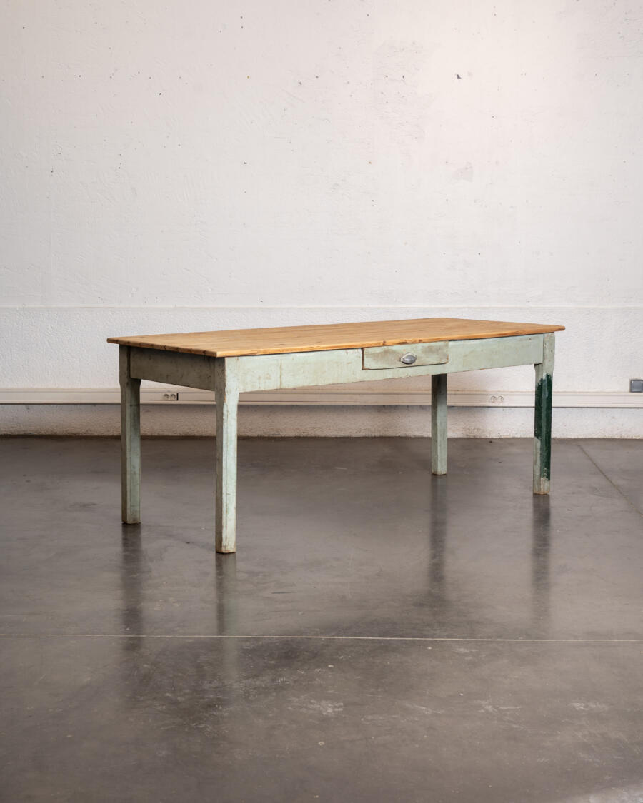 fauteuil boomerang, buffet jiroutek, enfilade jiroutek, table vintage, chaise vintage, table de ferme, meuble de campagne