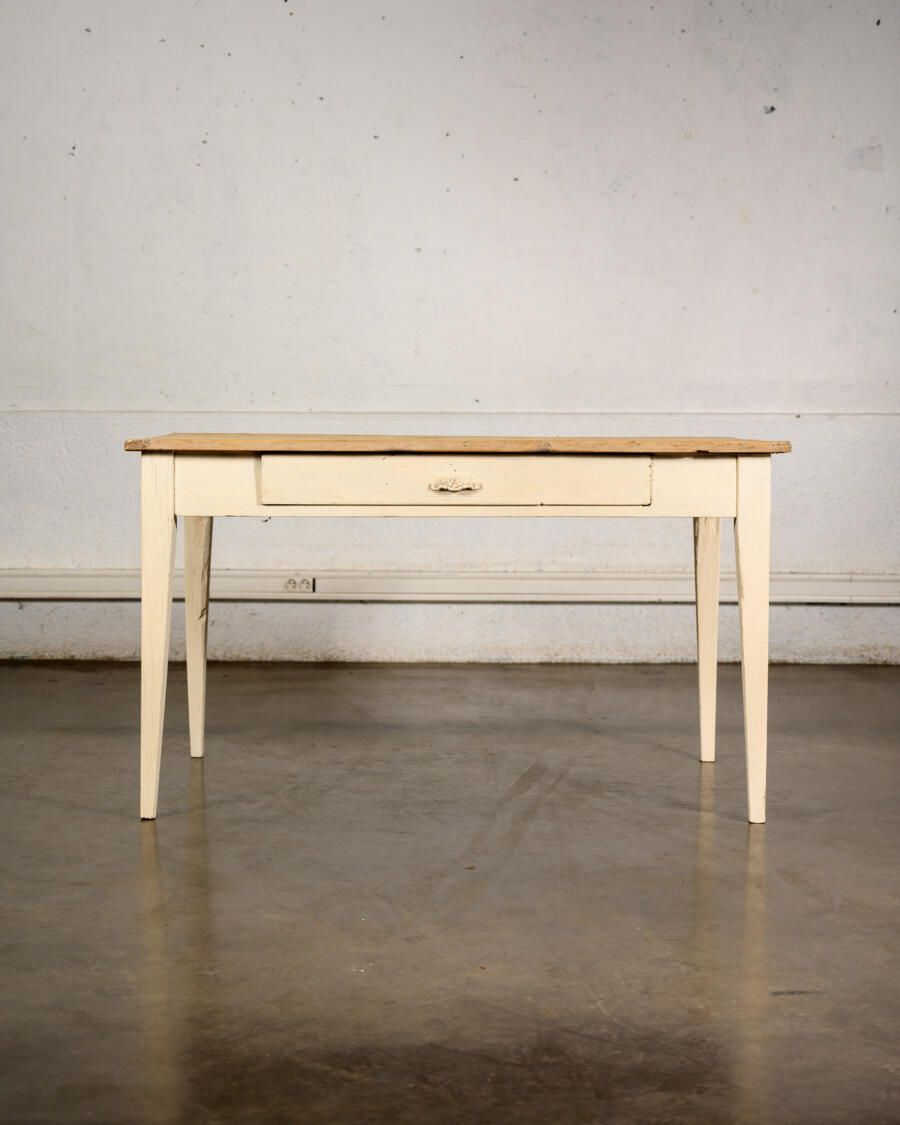 table de campagne, confiturier, banc ancien, mobilier vintage, canapé vintage, rotin vintage, enfilade, buffet jiroutek