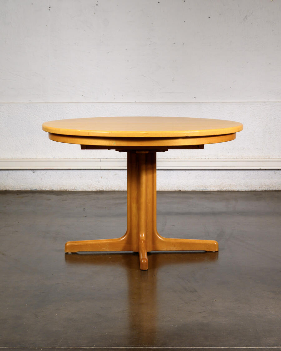 bureau scandinave, commode jiroutek, chaise pagholz, canapé scandinave vintage, paravent, enfilade