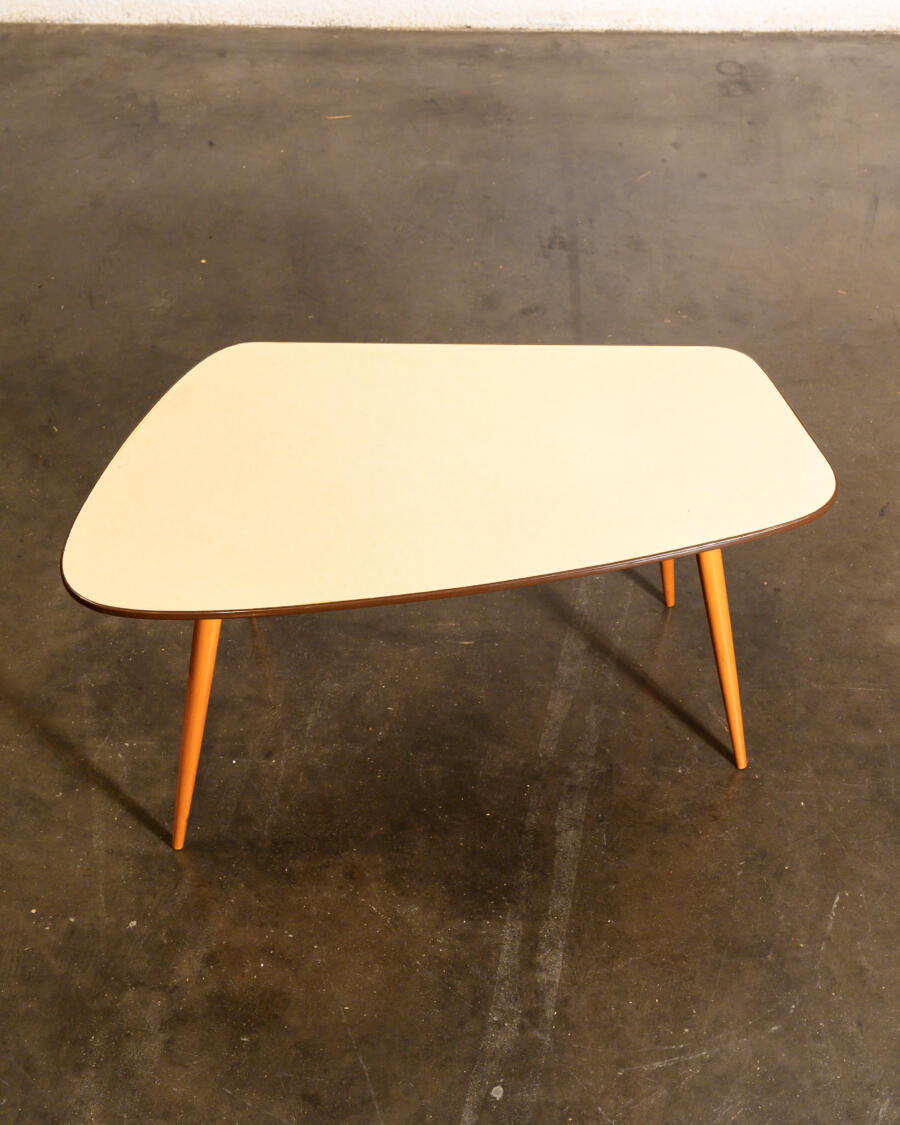 chaise en corde, enfilade jiroutek, buffet jiroutek, table à rallonge en teck, bureau vintage, chaise ton, fauteuil boomerang, chevet Mézulanik