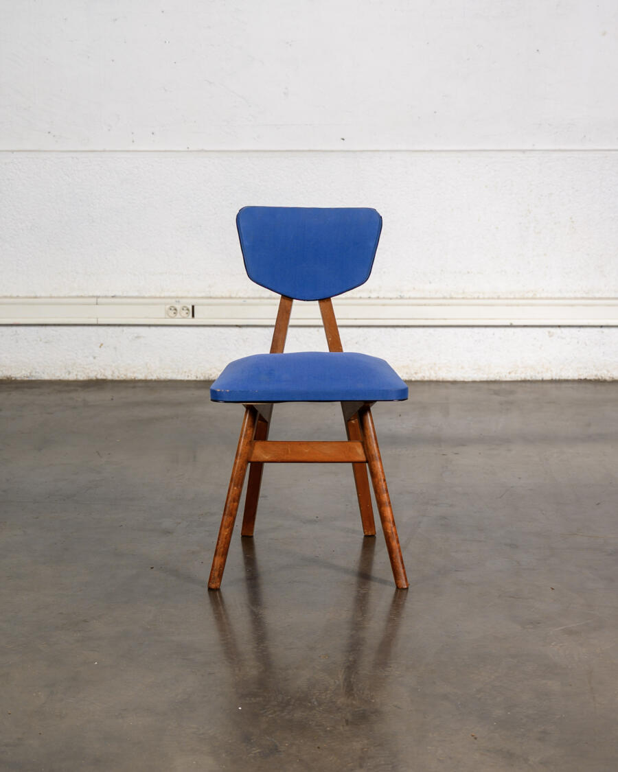 chaise en corde, enfilade jiroutek, buffet jiroutek, table à rallonge en teck, bureau vintage, chaise ton, fauteuil boomerang, chevet Mézulanik, chaise flôtotto, chaise pagholz