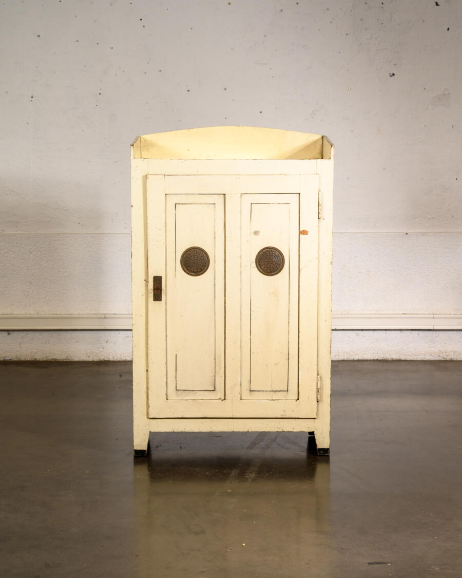 chaise en corde, enfilade jiroutek, buffet jiroutek, table à rallonge en teck, bureau vintage, chaise ton, fauteuil boomerang, chevet Mézulanik