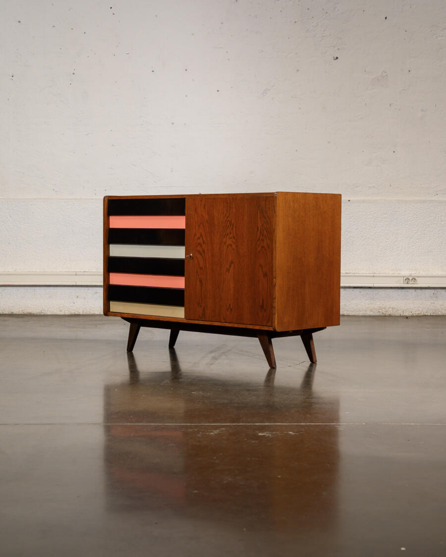 chaise en corde, enfilade jiroutek, buffet jiroutek, table à rallonge en teck, bureau vintage, chaise ton, fauteuil boomerang