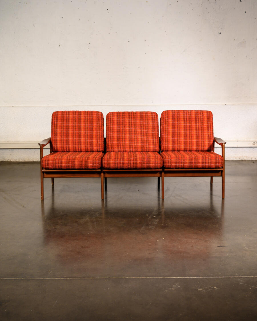 bureau scandinave, commode jiroutek, chaise pagholz, canapé scandinave vintage, paravent, enfilade, chaise vintage, rotin vintage, vaisselle ancienne