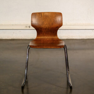 chaise en corde, enfilade jiroutek, buffet jiroutek, table à rallonge en teck, bureau vintage, chaise ton, fauteuil boomerang, chevet Mézulanik, chaise flôtotto, chaise pagholz