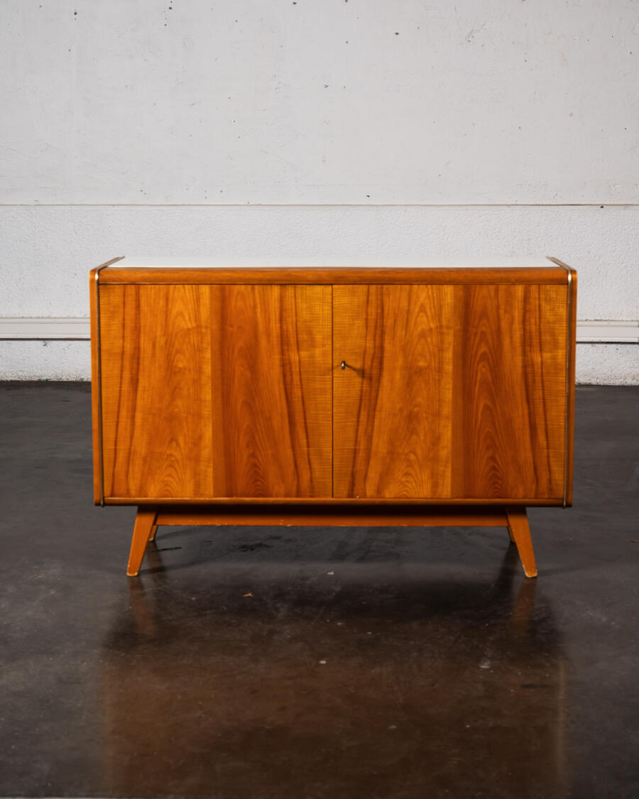 buffet tatra, fauteuil boomerang, buffet landsman, claustra vintage, rotin vintage, table halabala, lampadaire vintage