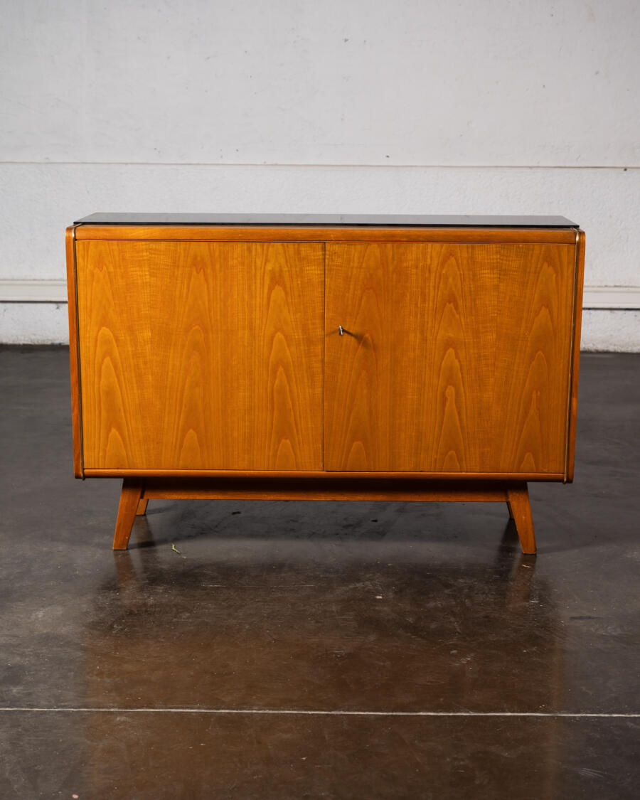 buffet tatra, fauteuil boomerang, buffet landsman, claustra vintage, rotin vintage, table halabala, lampadaire vintage