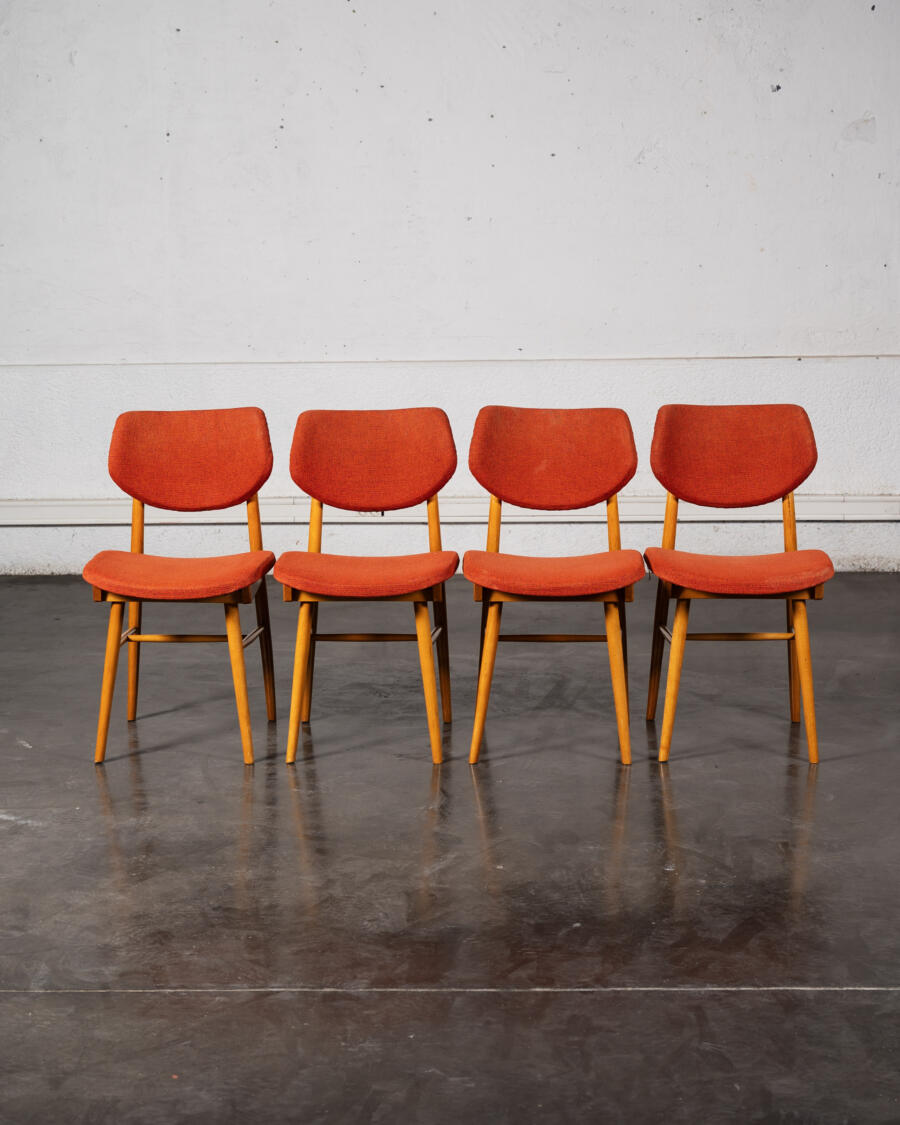 table halabala, buffet jiroutek, fauteuil boomerang, chaise bistrot, lampadaire, meuble de campagne