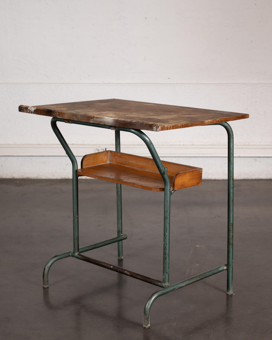 buffet jiroutek, buffet de campagne, enfilade, chaise vintage, paravent, canapé vintage, bureau vintage