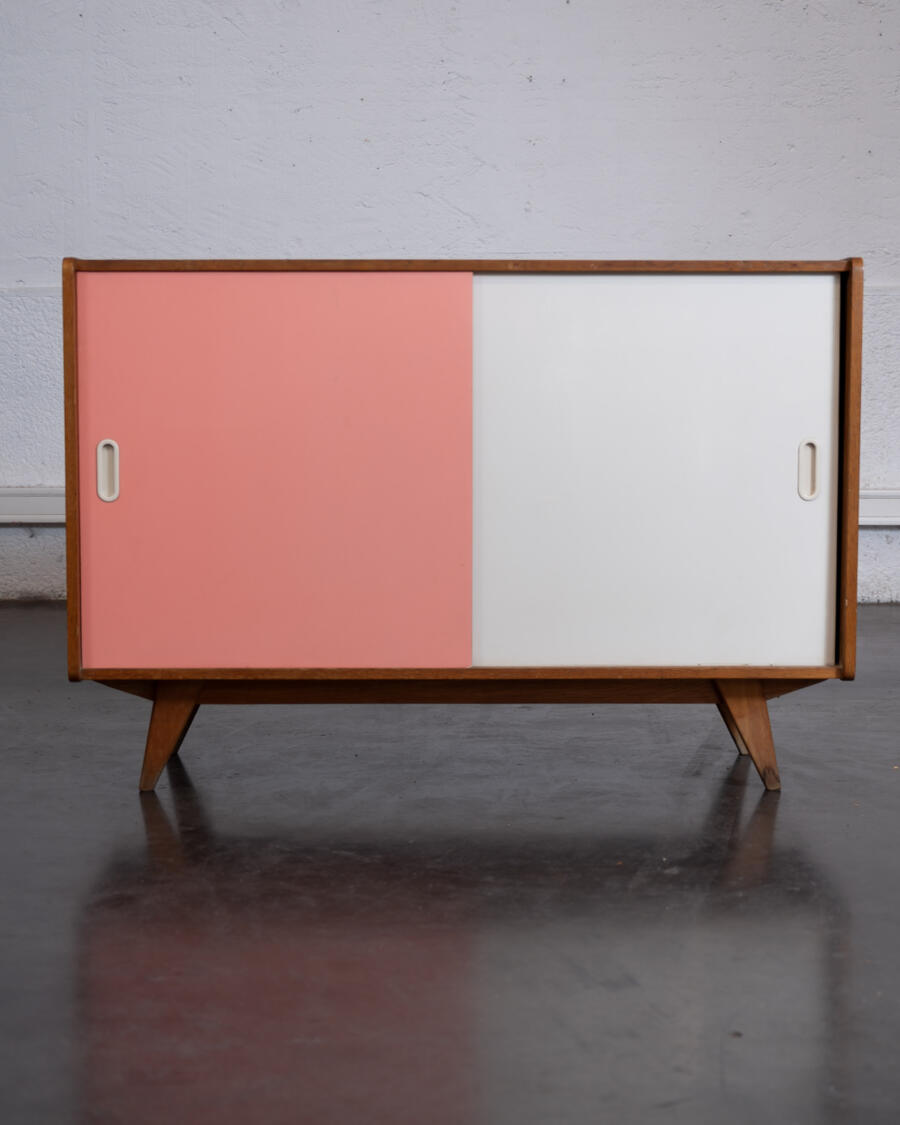 buffet jiroutek, buffet de campagne, enfilade, chaise vintage, paravent, canapé vintage, bureau vintage