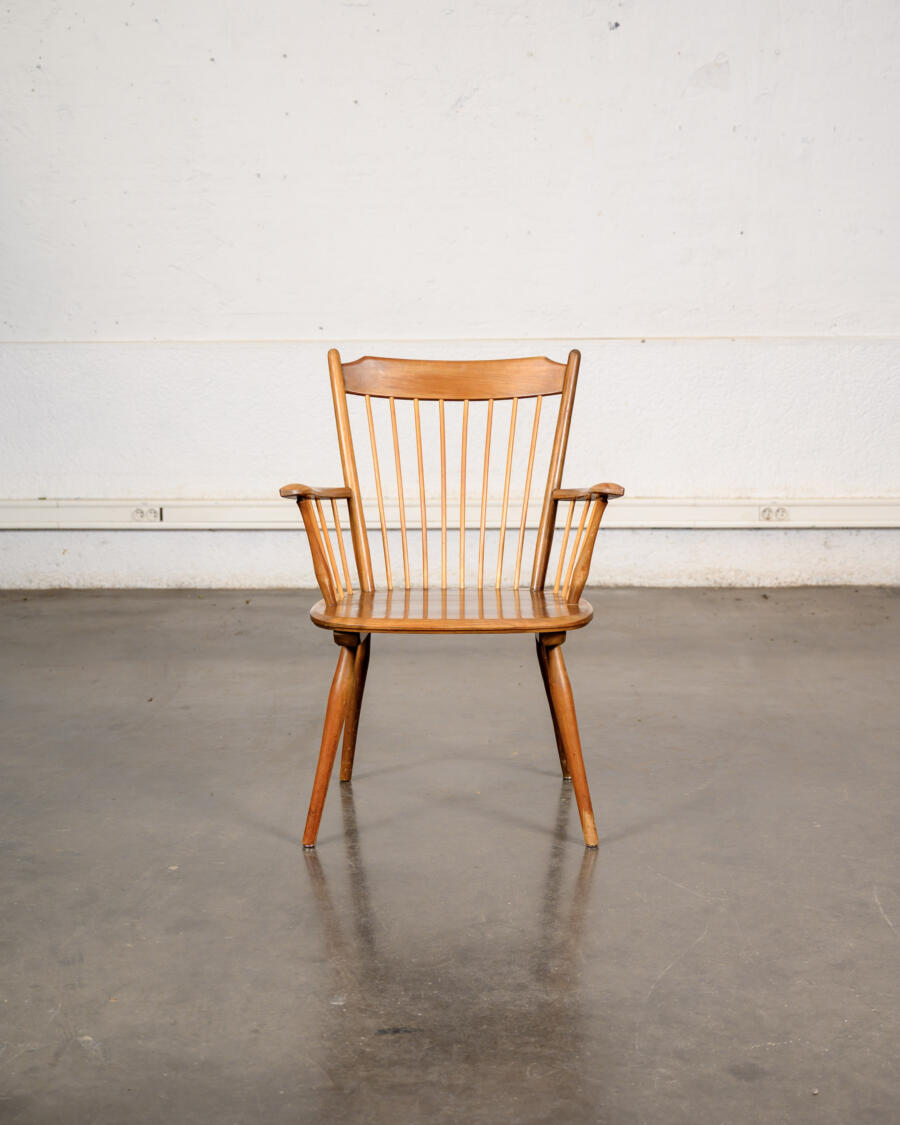 bibliothèque, fauteuil en rotin, buffet de campagne, chaise Bruno rey, bibliothèque Italienne, table à rallonges vintage, fauteuil vintage