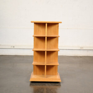 bibliothèque, fauteuil en rotin, buffet de campagne, chaise Bruno rey, bibliothèque Italienne, table à rallonges vintage, fauteuil vintage