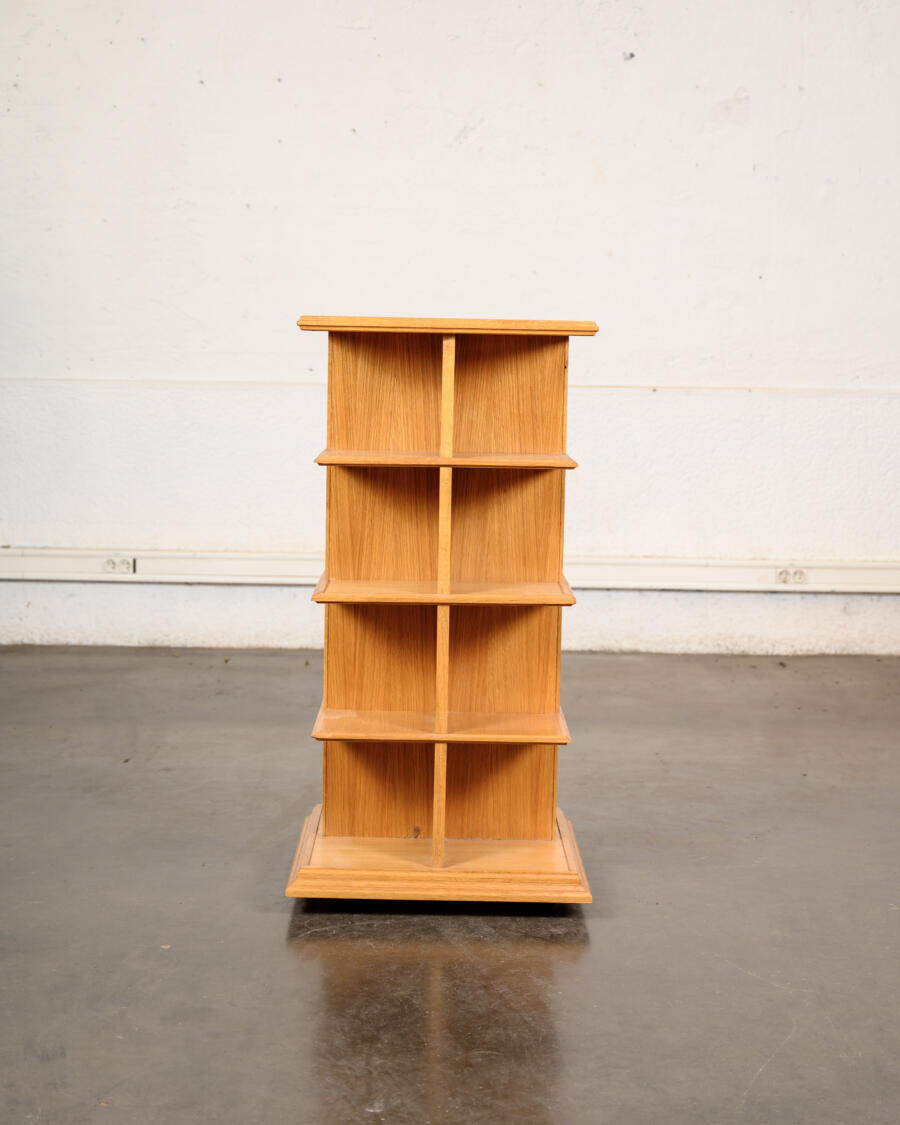 bibliothèque, fauteuil en rotin, buffet de campagne, chaise Bruno rey, bibliothèque Italienne, table à rallonges vintage, fauteuil vintage