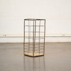 bibliothèque, fauteuil en rotin, buffet de campagne, chaise Bruno rey, bibliothèque Italienne, table à rallonges vintage, fauteuil vintage