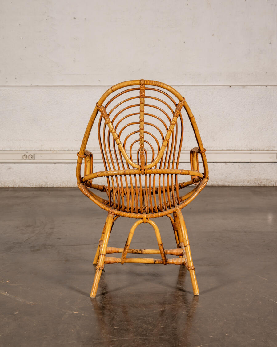 Canapé Arne Vodder, fauteuil Arne Vodder, table à rallonge en palissandre, table vintage, rotin vintage, chaises Arne Wahl Iversen, table basse vintage, fauteuil boomerang, buffet Jiroutek