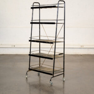 bibliothèque, fauteuil en rotin, buffet de campagne, chaise Bruno rey, bibliothèque Italienne, table à rallonges vintage, fauteuil vintage