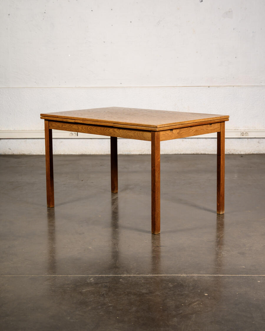 bibliothèque, fauteuil en rotin, buffet de campagne, chaise Bruno rey, bibliothèque Italienne, table à rallonges vintage, fauteuil vintage