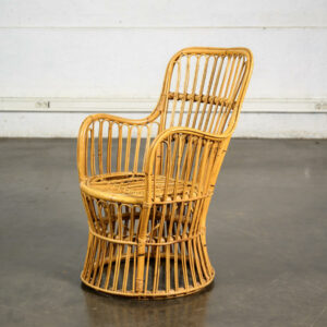 bibliothèque, fauteuil en rotin, buffet de campagne, chaise Bruno rey, bibliothèque Italienne, table à rallonges vintage, fauteuil vintage