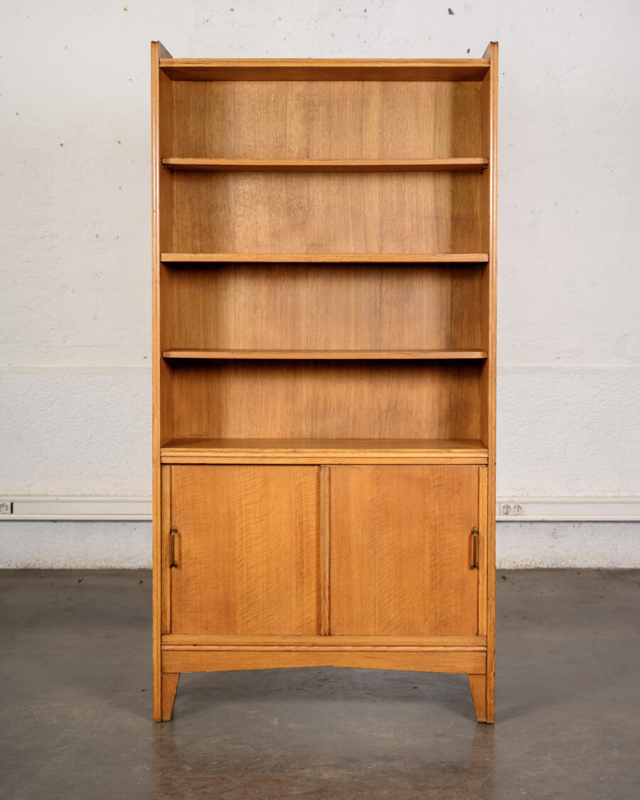 bibliothèque, fauteuil en rotin, buffet de campagne, chaise Bruno rey, bibliothèque Italienne, table à rallonges vintage, fauteuil vintage